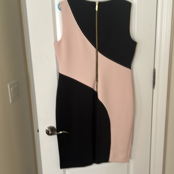 Calvin Klein colour block sheath dress - Picture 3 of 4